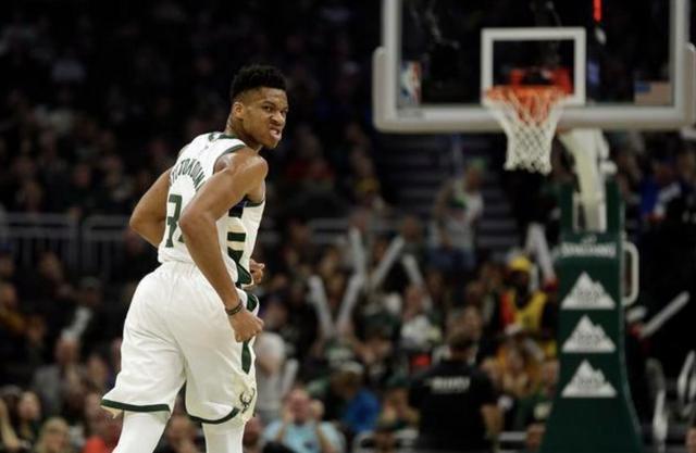  字母哥暴扣统治禁区，雄鹿轻取魔术获三连胜